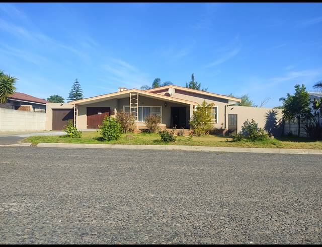 3 BEDROOM HOUSE FOR SALE IN SILVER OAKS